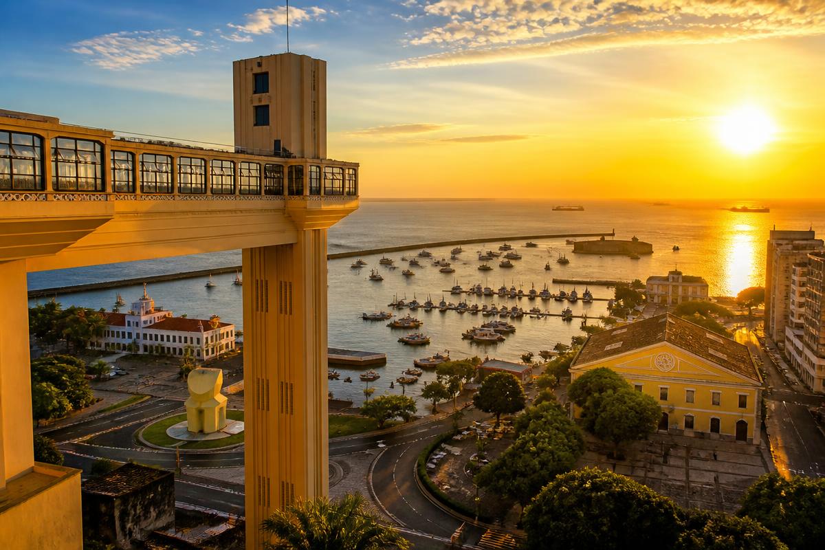 Elevador Lacerda em Salvador ao pôr do sol